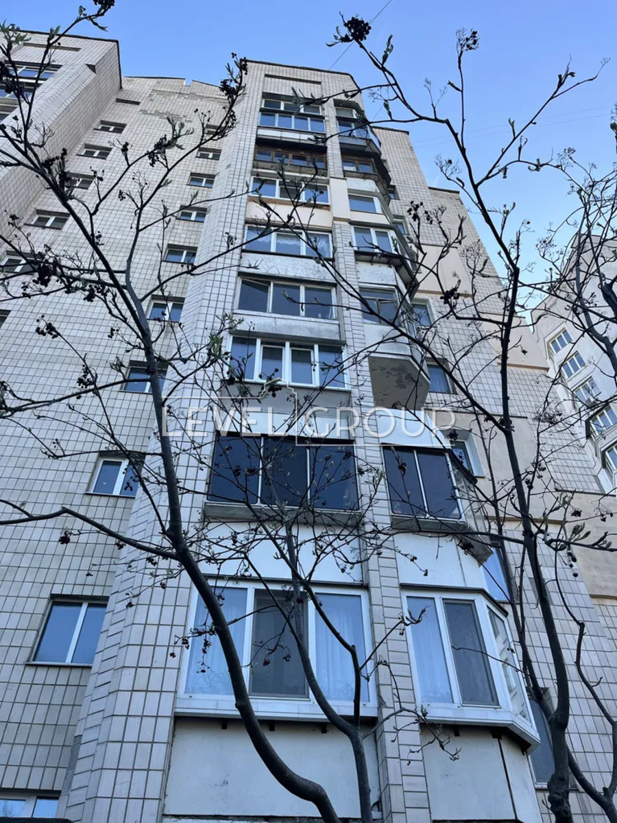 Продаж 2-кімнатної квартири по вул. Академіка Булаховського фото 1 Продаж 2-кімнатної квартири по вул. Академіка Булаховського фото 1