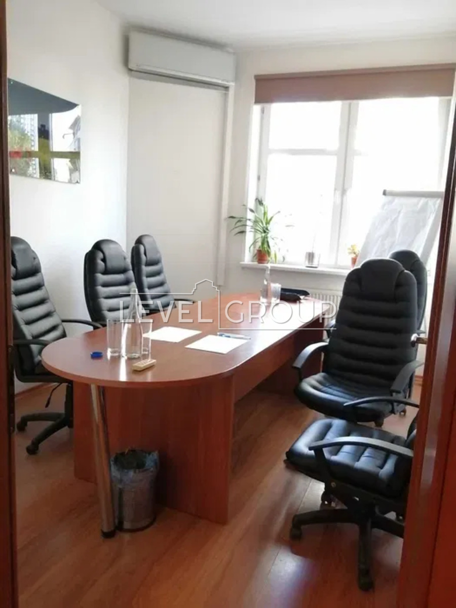 ������ �������� ��� ���������� 3-��� .��.100 �2 � �������� ���� 1