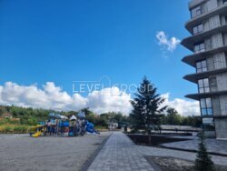  1    Stugna Residence,  .,   9
