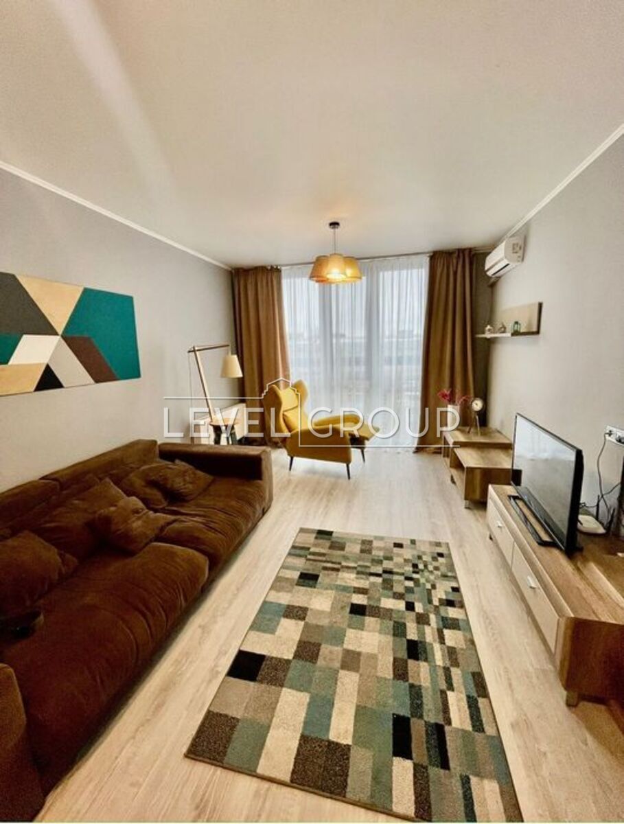 ��������� 2 ������� �������� � �� �˳��� (76 �²) � ������-���� � ����� ���� 1