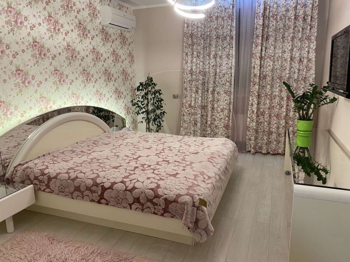 Олени Пчілки вул., 8