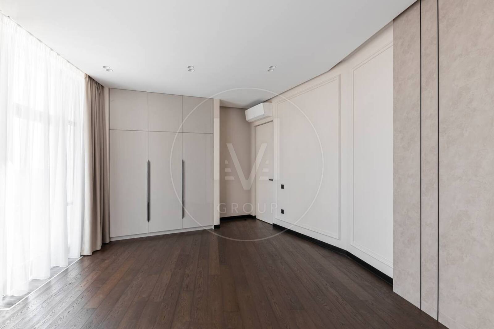 Andriy Verhoglyada str. (Mykhaila Dragomirova), 17B