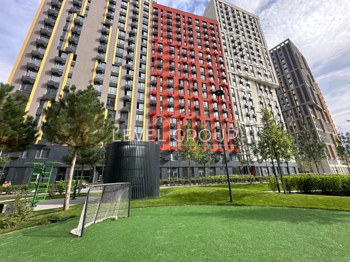  3    Svitlo Park  1