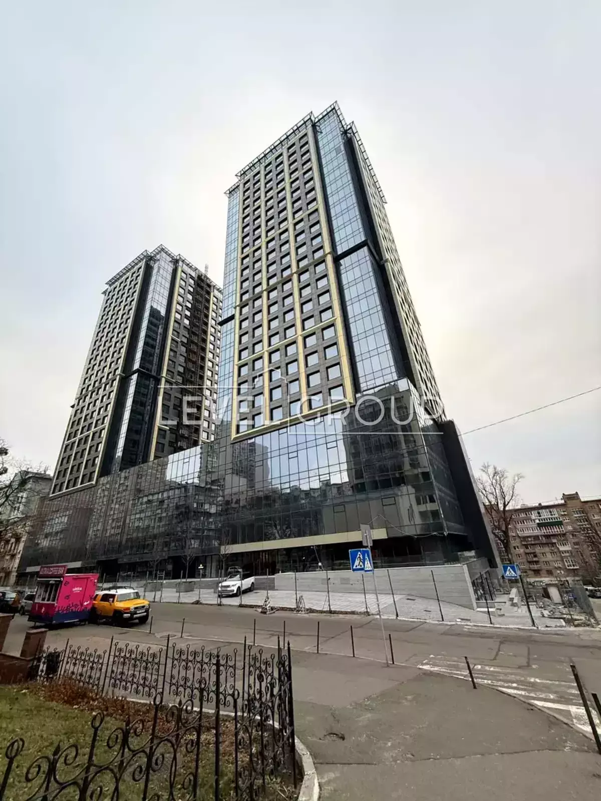 ������ �������� 67,3 ��.�. � �� ������ ����� 'Metropole' ����� ���� ���� 1