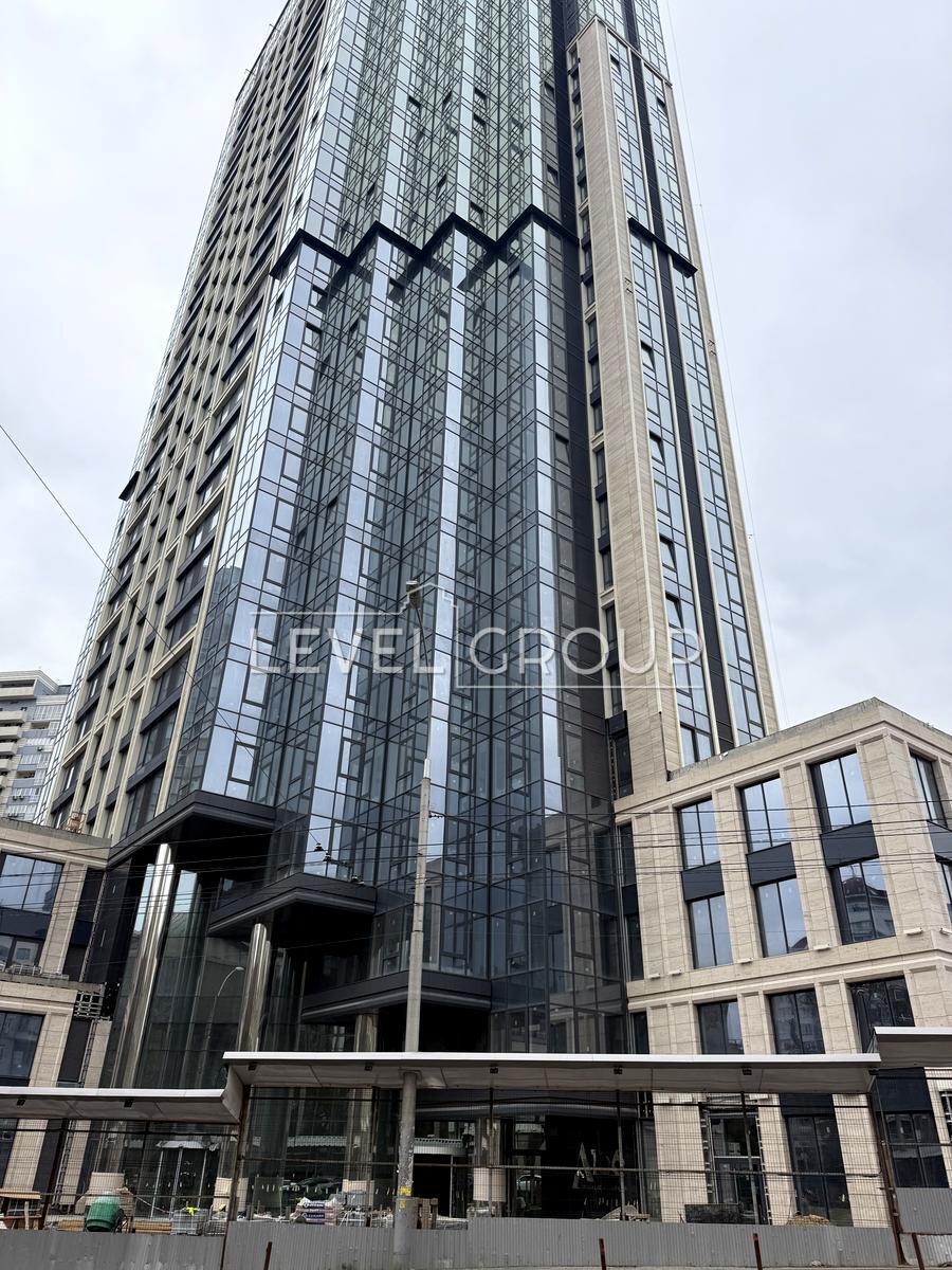 ������ 3-� � �� �����-����� A-136 Highlight Tower ���� 1