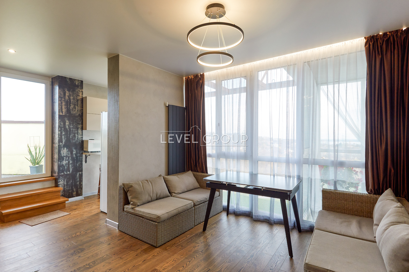 ������ 4-������� ��������� �������� � ����� �������� � ��������. ���� 1