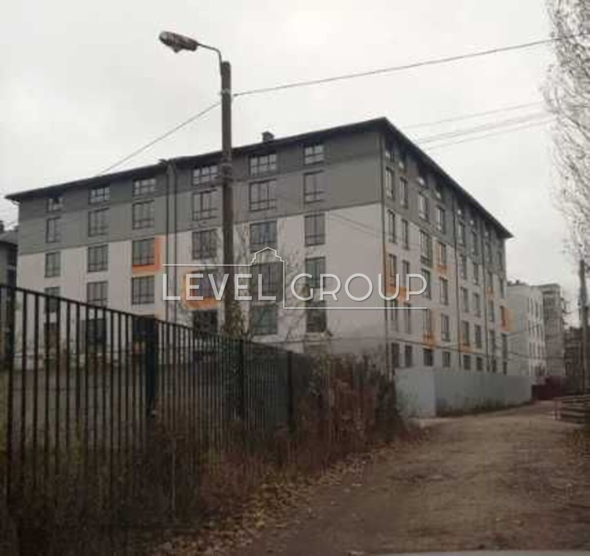   45,6 ..    Liberty Park  . , 10-12,  .  1