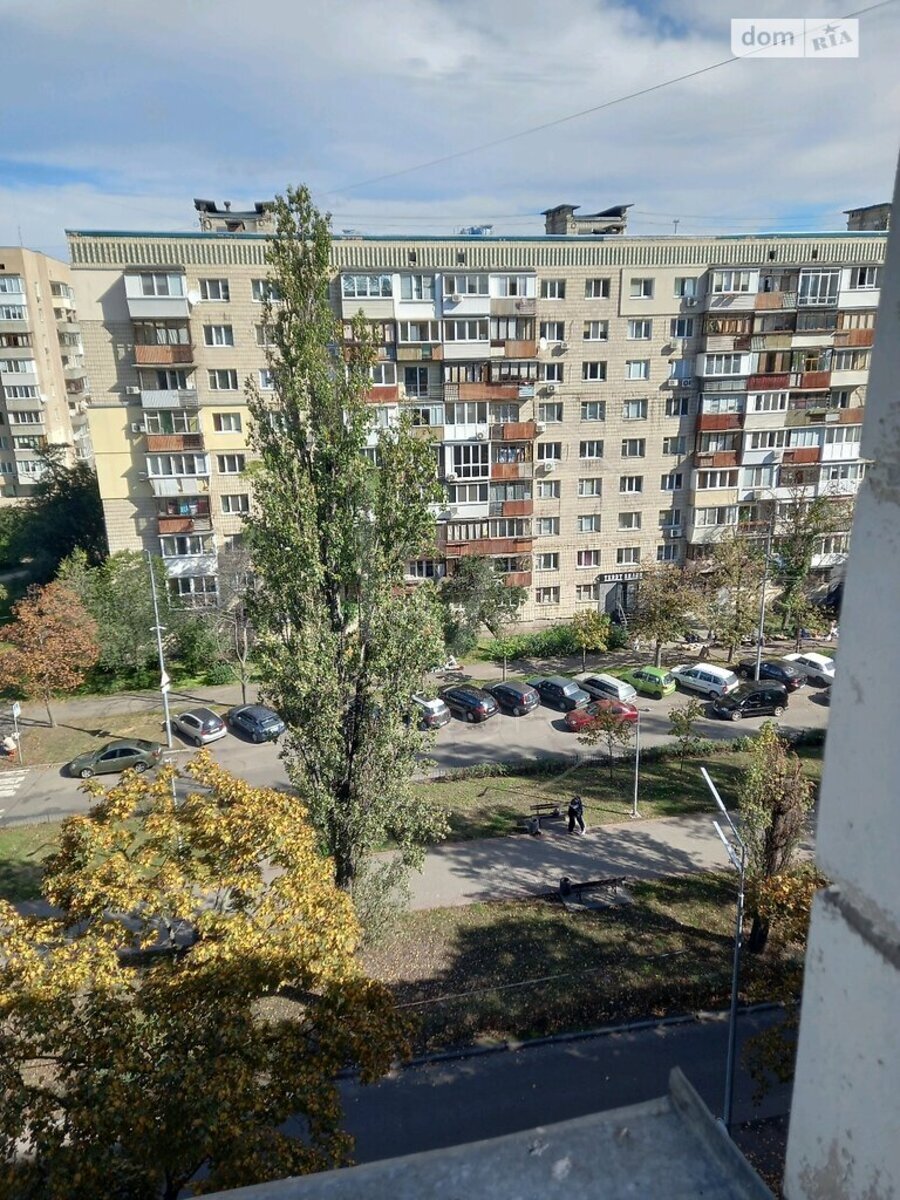 Igor Shamo Blvd. (Aleksiya Davydova), 3