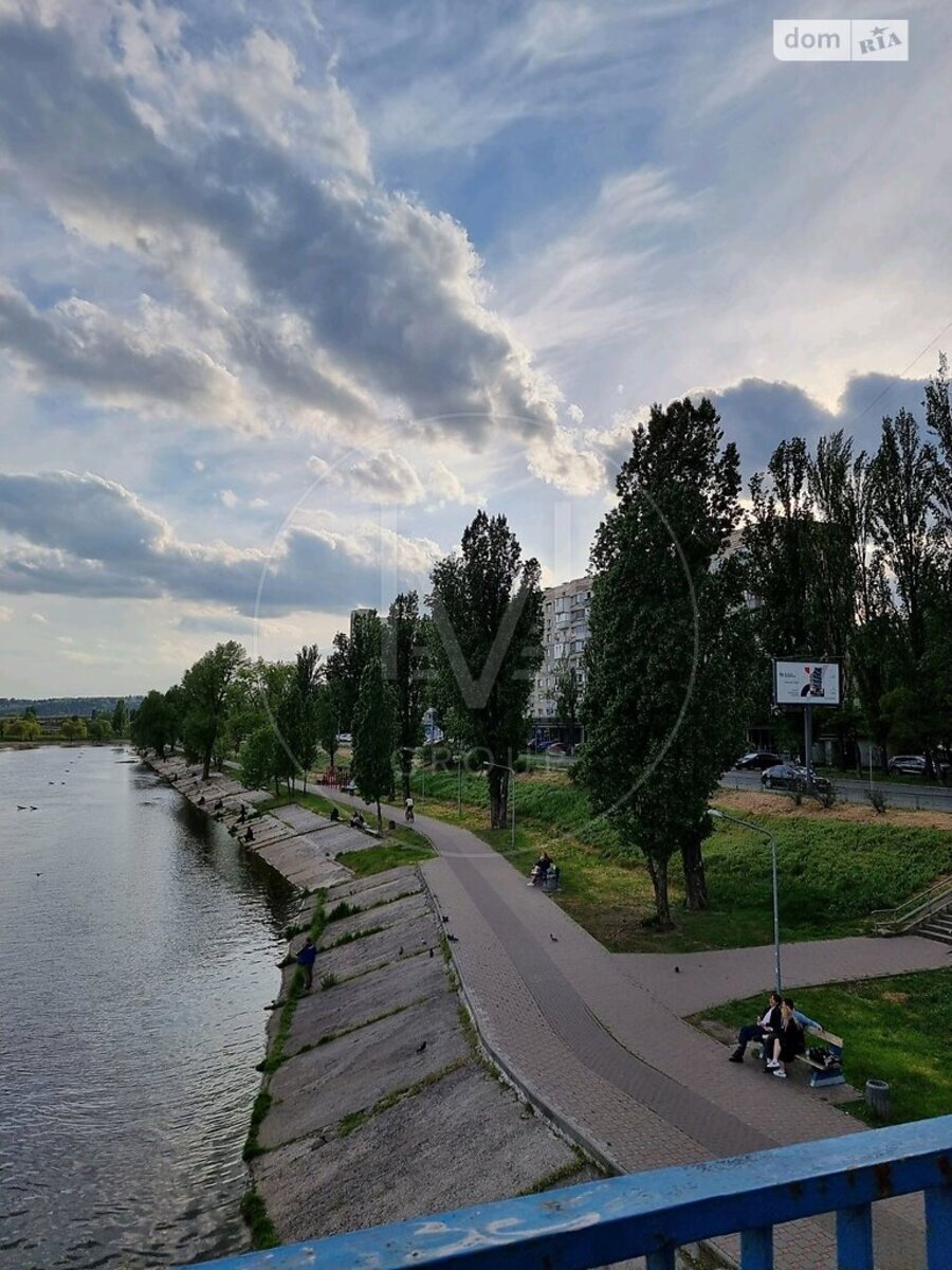 Igor Shamo Blvd. (Aleksiya Davydova), 3
