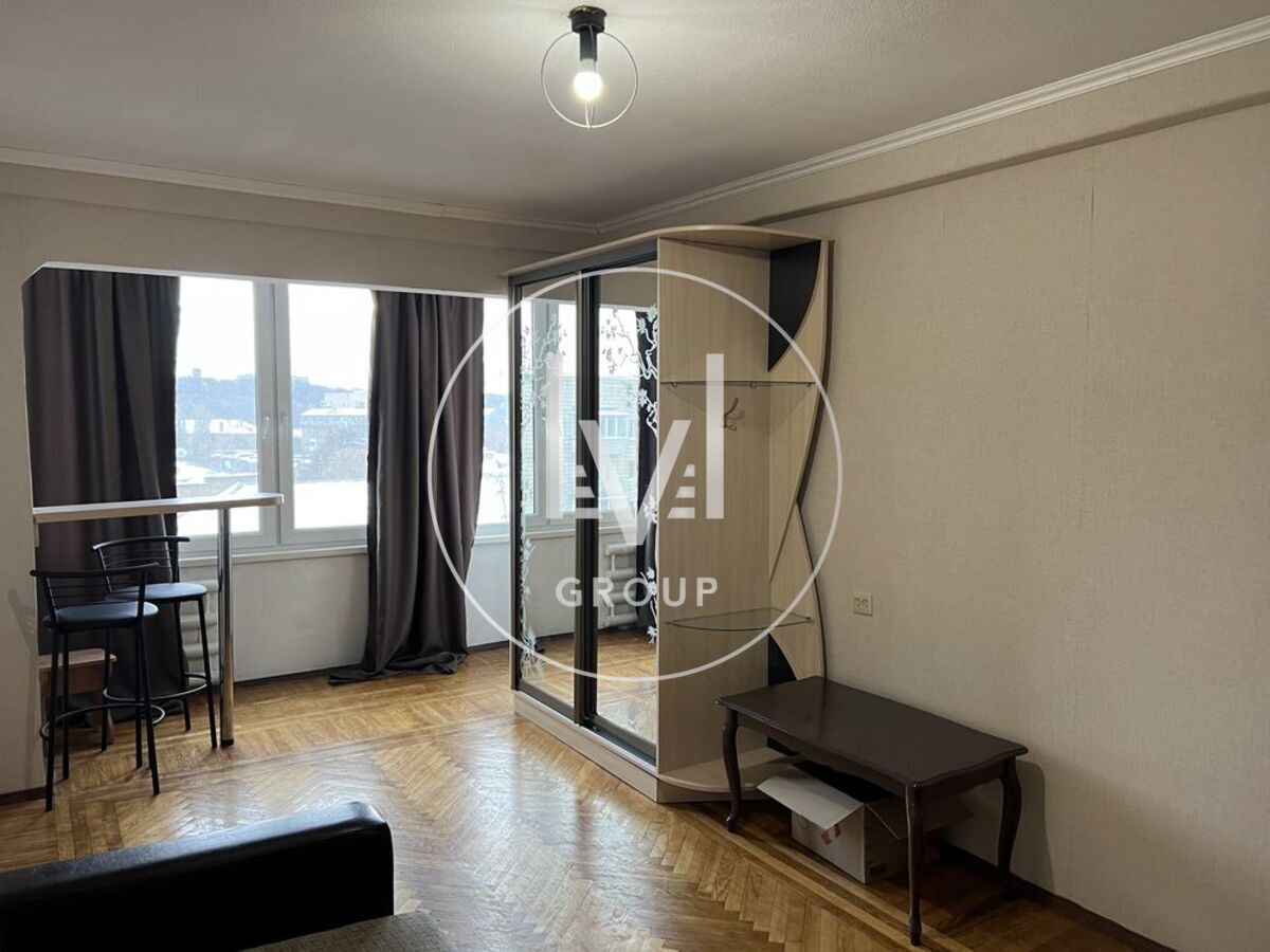 ������ 2-� �������� ,���.������������ ,8 �.���������� 5-��. ���� 1