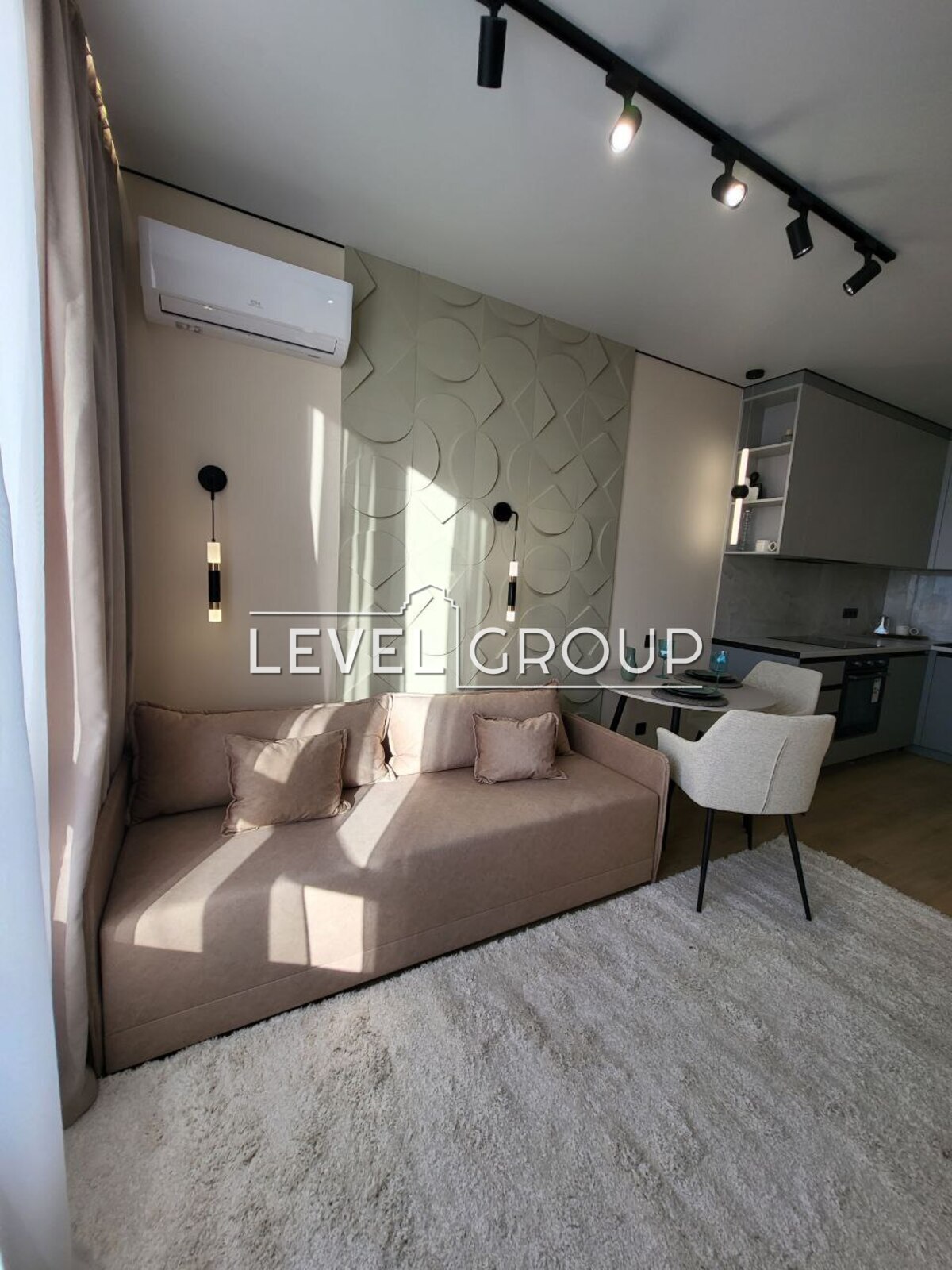 Продаж однокімнатної квартири ЖК Варшавський 2 з дизайнерським ремонтом фото 1 Продаж однокімнатної квартири ЖК Варшавський 2 з дизайнерським ремонтом фото 1