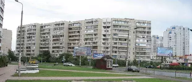Простора 3-кімнатна квартира за адресою Драгоманова, 27 фото 1 Простора 3-кімнатна квартира за адресою Драгоманова, 27 фото 1