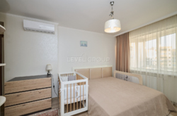    3-    4 , .  () 3  9