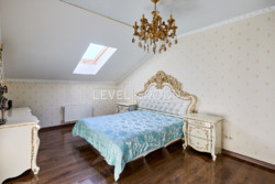 ������ 4-������� ��������� �������� � �� ��������� ���� 12