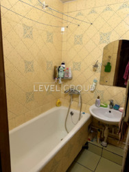 Пропонується до продажу простора 3-кімнатна квартира (72.6 м²) на 2-му поверсі на Лісовому проспекті, 4-А (будинок 1970 року, чеський проєкт). фото 10 Пропонується до продажу простора 3-кімнатна квартира (72.6 м²) на 2-му поверсі на Лісовому проспекті, 4-А (будинок 1970 року, чеський проєкт). фото 10