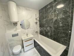  1    Podil Plaza & Residence.    5