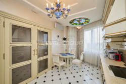 Ексклюзивна квартира з коштовним класичним інтер’єром фото 10 Ексклюзивна квартира з коштовним класичним інтер’єром фото 10