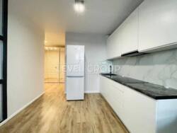  1    Podil Plaza & Residence.    4