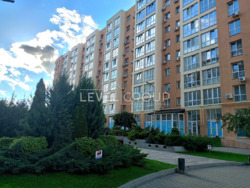 Продаж двокімнатної квартири від власника (65м2) з великою кухнею та панорамним вікном фото 1 Продаж двокімнатної квартири від власника (65м2) з великою кухнею та панорамним вікном фото 1