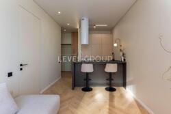  1       (. , . 11)  18