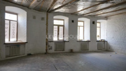 Продаж 1кім кв 80м2 ВИД!!! НА Андріївський узвіз, Перший поверх ЦЕНТР. фото 3 Продаж 1кім кв 80м2 ВИД!!! НА Андріївський узвіз, Перший поверх ЦЕНТР. фото 3