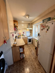 Продам 3- кімнатну квартиру на вул. Тичини, 9 фото 1 Продам 3- кімнатну квартиру на вул. Тичини, 9 фото 1