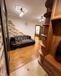  2-     .,40    .  18