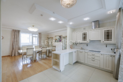 ����������� � ������ 3-������� �������� 212 �² � �� �ĳ����� ������� ������ ��������, 27� � ����� ���� ���� 7