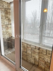 ������ 1� ��������, ����� 42�2. �� ������� ���. ����� ������� 20� (�������), ������������� �����. ���� 13