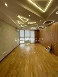  2-    ,  1900$/2,   .  1