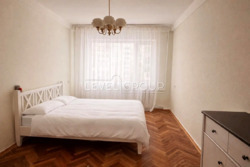 Продам 2-кімнатну квартиру, Дніпровський район, вул. Космічна 3. фото 3 Продам 2-кімнатну квартиру, Дніпровський район, вул. Космічна 3. фото 3