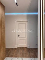 2   (682)   White Lines  8