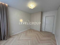 Продається чудова 2 к кімнатна велика квартира в ЖК Варшавський 2 фото 18 Продається чудова 2 к кімнатна велика квартира в ЖК Варшавський 2 фото 18