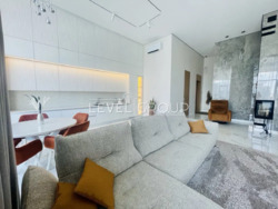     RiverStone  4
