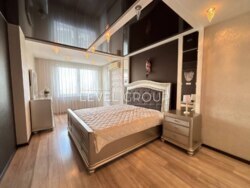 , 쳿, . (40- ), 58, 250 000$  1