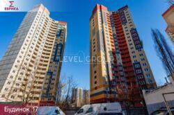 ������ 3� �������� � ������� �17 �� �������. 18 ������. ����� � 81.85 �2. ���� 3