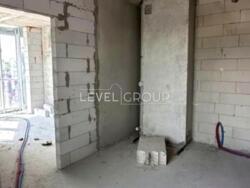 1  (372)   Podil Plaza & Residence  .  73-77  5