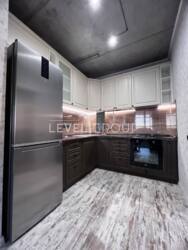  1-      Crystal Avenue  9