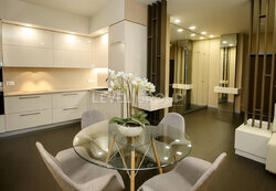   542   Central Park  2