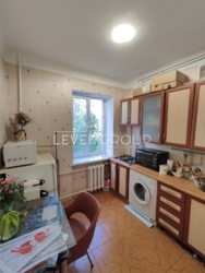 Продам 1-но кімнатну в тихому Печерську, вул. Маккейна 37-А, м. Звіринецька, м.Печерська-10хв. фото 1 Продам 1-но кімнатну в тихому Печерську, вул. Маккейна 37-А, м. Звіринецька, м.Печерська-10хв. фото 1