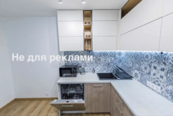 ������ �������� 3-������� �������� �� �����. ���������� 1� ������� ,�������� ���� 8