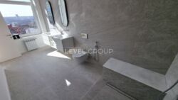   (2932)   Renaissance Residence (.. 4)  10