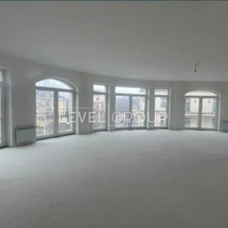   (3762)   Renaissance Residence (. 9)  5