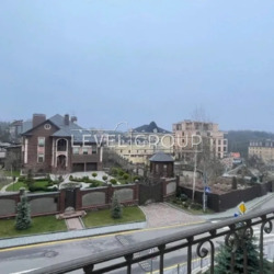   (3762)   Renaissance Residence (. 9)  3