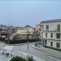   (3762)   Renaissance Residence (. 9)  2