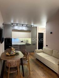 1     White Lines  4