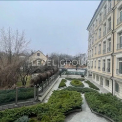   (3762)   Renaissance Residence (. 9)  7