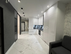     One House     3