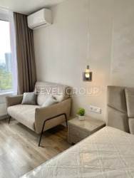 ������ 1-� �������� � ����� �� ������ �� Seven �� ����������, ����������� ���������,20� ���� 9