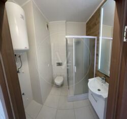  1  422  SKY AVENUE   14
